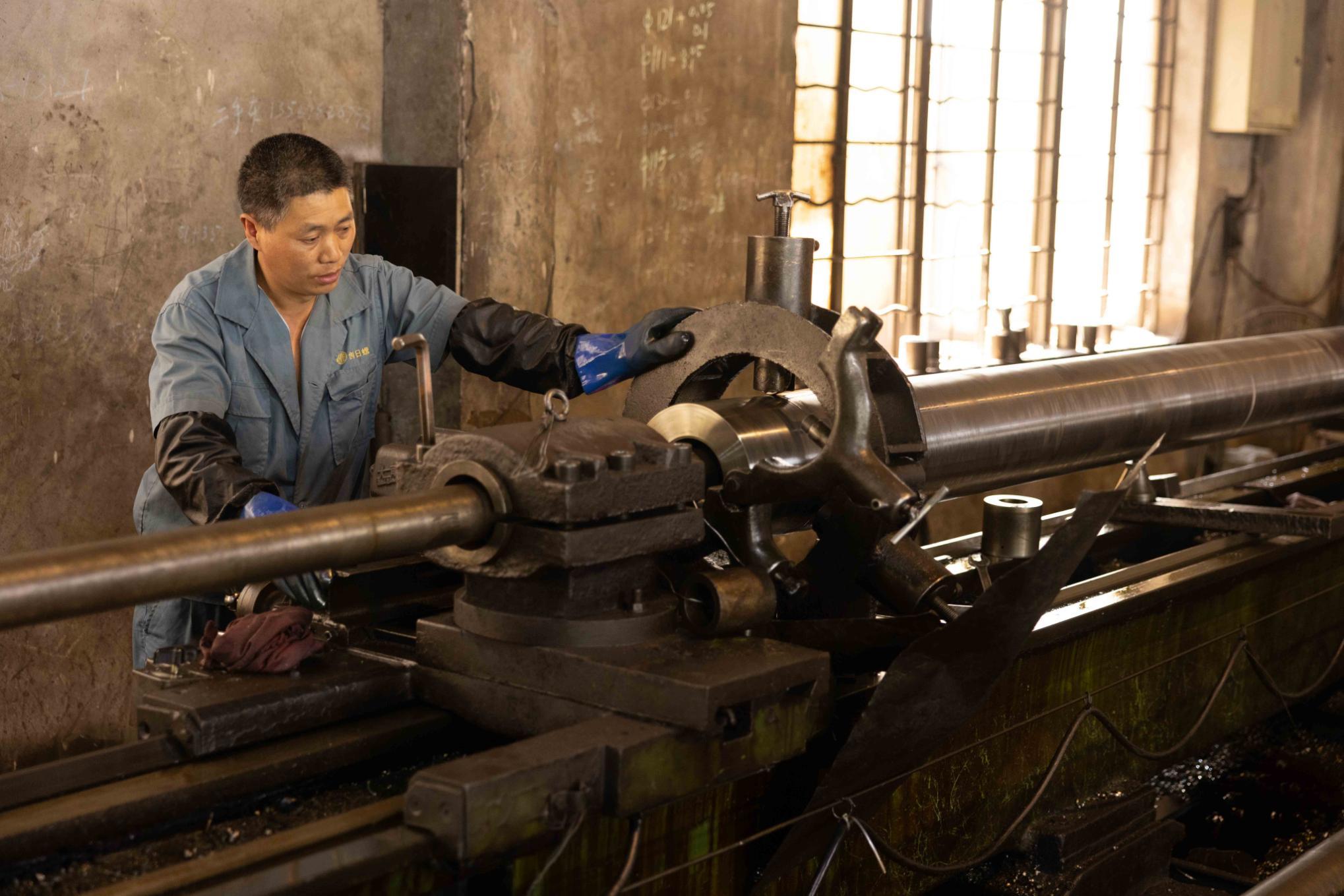 How to Improve Mixing Performance in Injection Moulding Screws