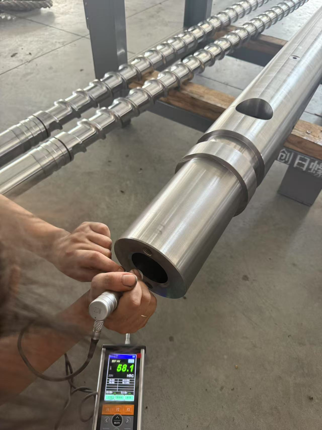 Nitrided Screw Surface Failure: How to Diagnose Cracking, Peeling, and Case-Layer Loss